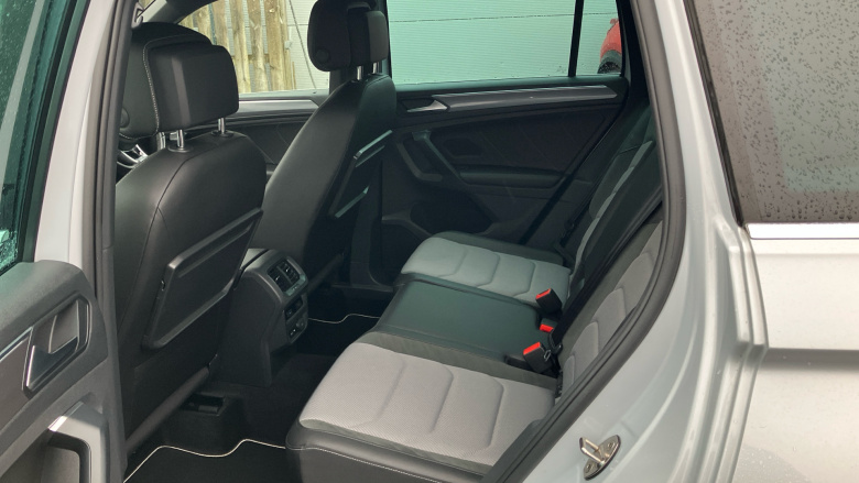 Volkswagen Tiguan 2.0 TDi 150 R-Line 5dr Diesel Estate